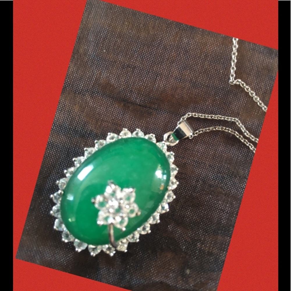 FREEE NECKLACE